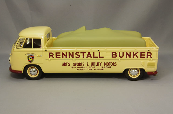 Schuco SCH450007500 1/18 Volkswagen T1 Kart Transporter BUNKER Resin