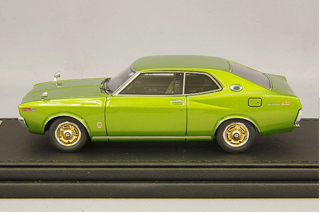 Ignition Model x Tomytec T-IG4323 1/43 Nissan Laurel HT 2000SGX Green