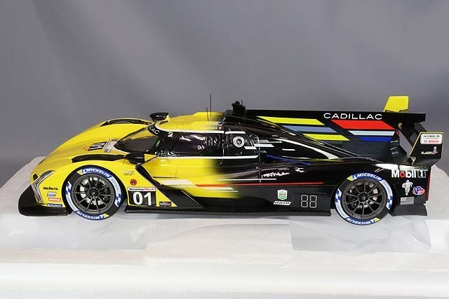 TOP SPEED TS0482 1/18 Cadillac V-Series.R 2023 Daytona 24H #01