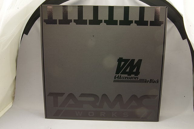Tarmac T64-008-4A4Box 1/64 Mercedes-AMG GT3 #3 Pit Diorama Set