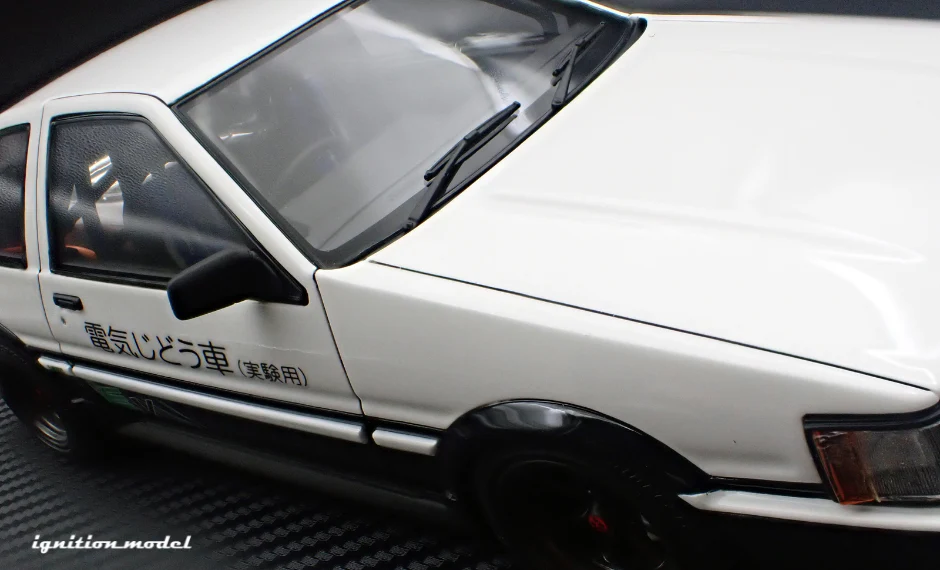 Ignition Model IG3807 1/18 Toyota Corolla Levin AE86 BEV White/Black Resin