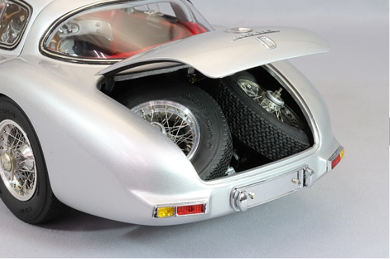 CMC CMC-076 1/18 Mercedes-Benz 300 SLR Coupe Gullwing 1955 Silver Diecast