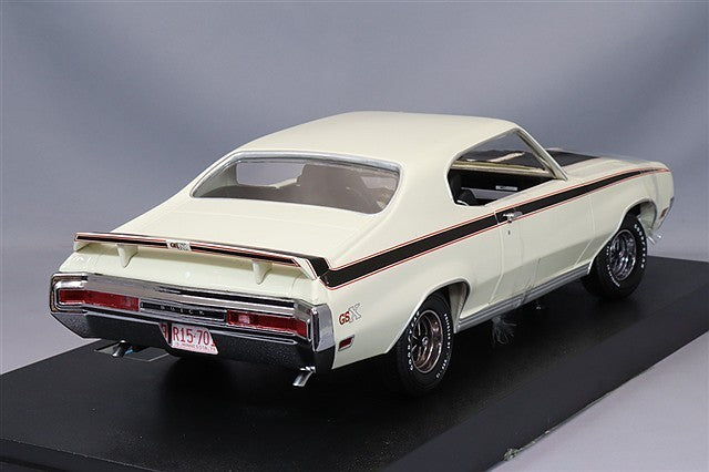 Sun Star SS5701 1/18 Buick GSX 1970 Apollo White Diecast