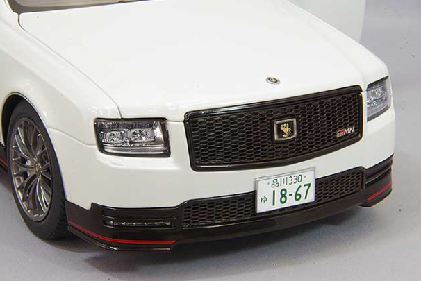 AUTOart 78764 1/18 Toyota Century GRMN Pearl White Limited Edition