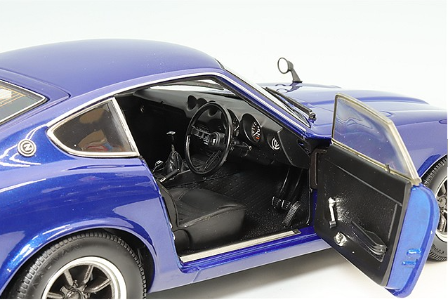 Kyosho KS08220WBL 1/18 Nissan Fairlady Z-L (S30) Coupe Blue Metallic