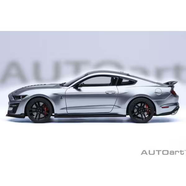 AUTOart 73096 1/18 Ford Mustang Shelby GT500 Silver w/ Black Stripes Diecast Mod