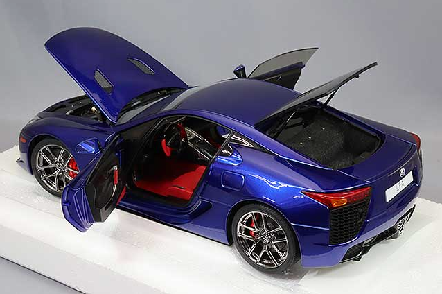 AUTOart 78858 1/18 Lexus LFA Pearl Blue Composite