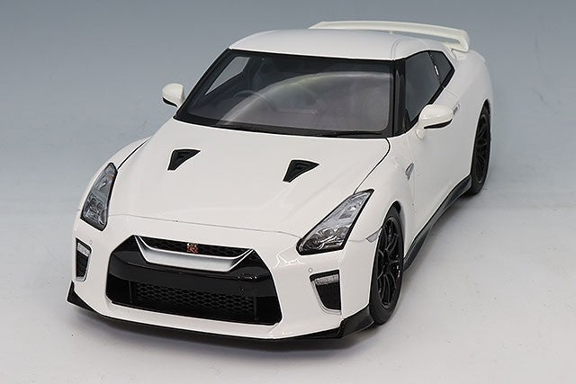 MOTORHELIX FS-M83506 1/18 Nissan GT-R R35 NISMO 2020 White Diecast