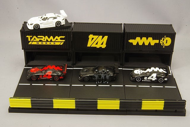 Tarmac T64-008-4A4Box 1/64 Mercedes-AMG GT3 #3 Pit Diorama Set