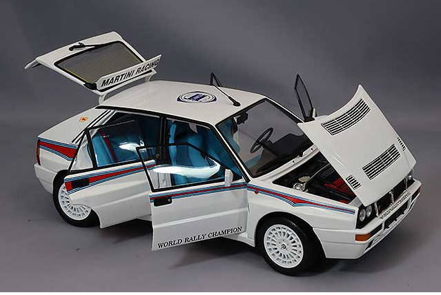 Kyosho KS08344E 1/18 Lancia Delta Integrale Integrale 6 White Diecast