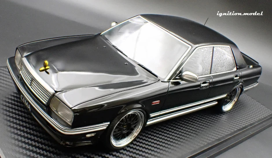 Ignition model IG3900 1/18 Nissan Gloria Cima Y31 Black