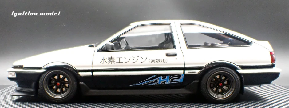 Ignition Model IG3809 1/18 Toyota Sprinter Trueno AE86 H2 White/Black Resin