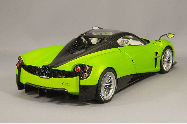 AUTOart 78288 1/18 Pagani Huayra Roadster Metallic Light Green