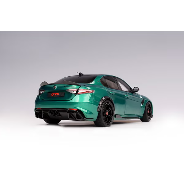 MOTORHELIX M89002 1/18 Alfa Romeo Giulia GTA Montreal Green Die-cast Model