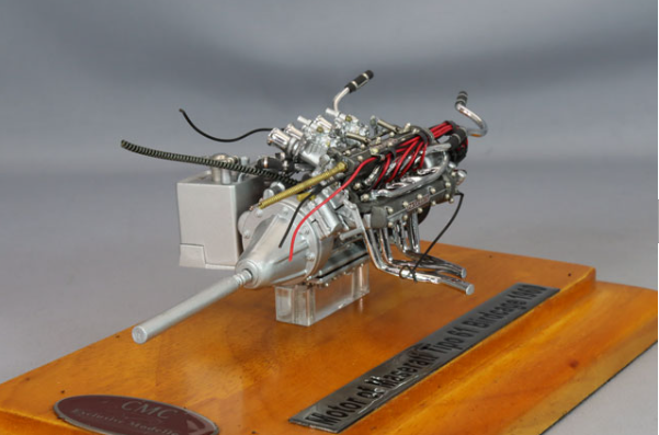 CMC CMC-126 1/18 Maserati Tipo 61 Birdcage Engine with Case Diecast