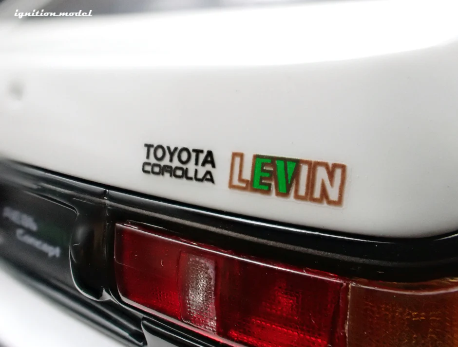 Ignition Model IG3807 1/18 Toyota Corolla Levin AE86 BEV White/Black Resin