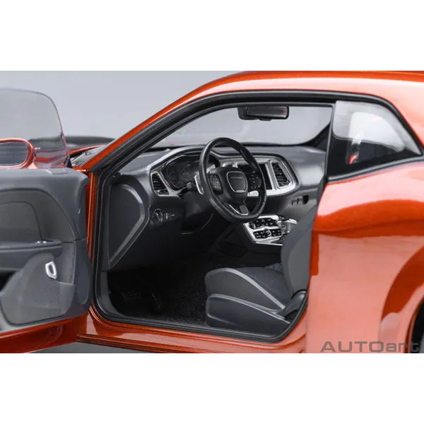 AUTOart 71773 1/18 Dodge Challenger R/T Scat Pack Widebody 2022 Cinnamon Stick