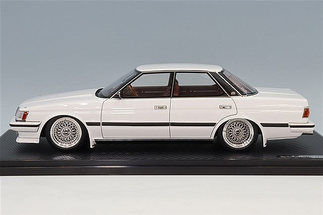 Ignition Model IG3819 1/18 Toyota Mark II Grande GX71 White Resin
