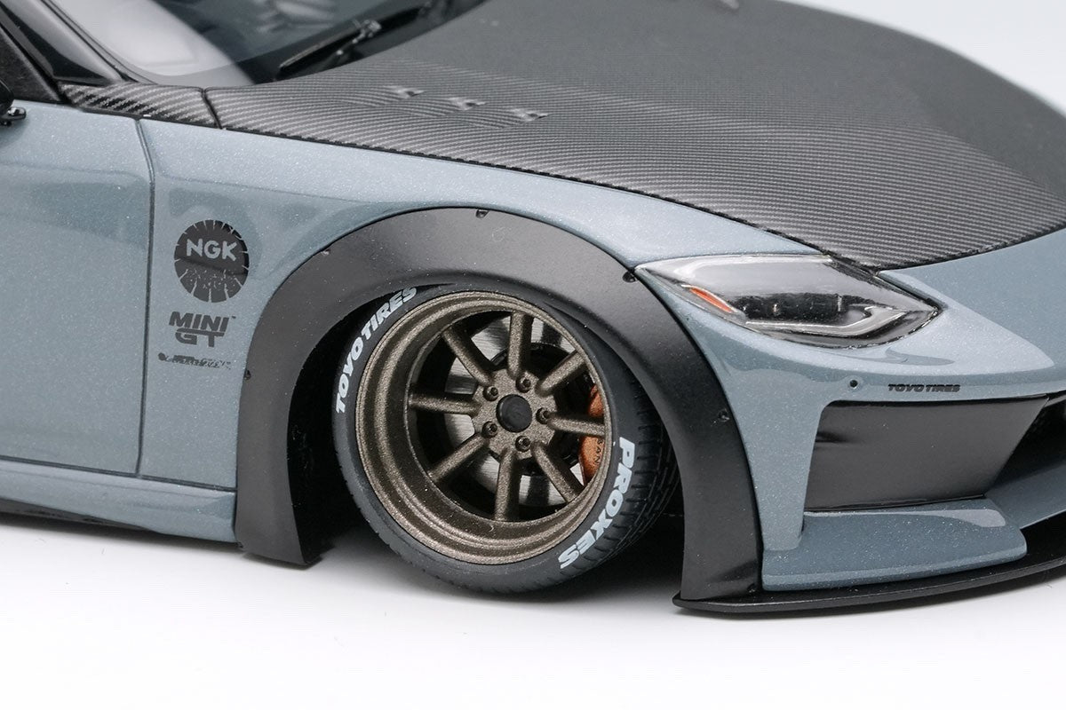 Make Up EIDOLON LB023C 1/43 Nissan Z RZ34 Pearl White LB Nation 8-Spoke Wheels