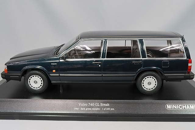Minichamps MC155171771 1/18 Volvo 740 GL Break 1986 Dark Green Metallic
