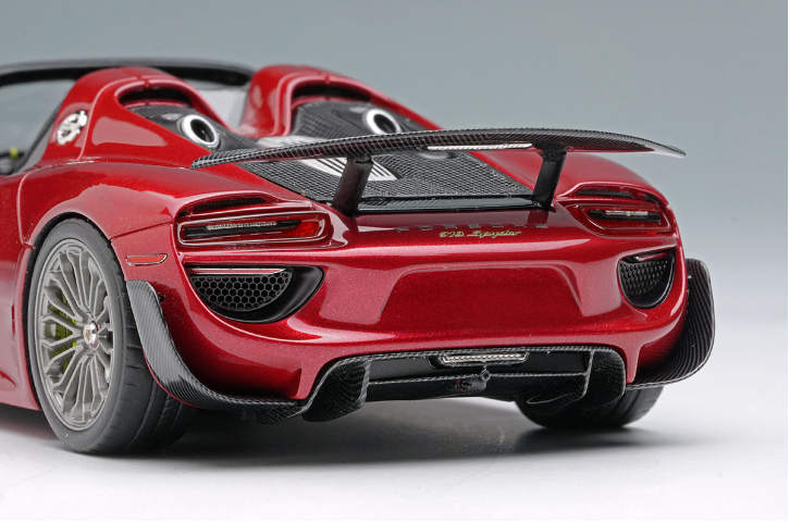 Make Up EIDOLON EM812E 1/43 Porsche 918 Spyder Weissach Rear Wing Up Area Red
