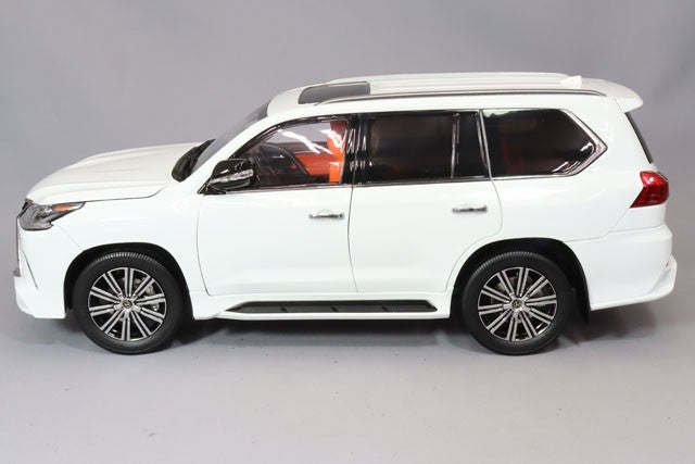 LCD Model LCD18010-WH 1/18 Lexus LX570 White Luxury SUV Diecast