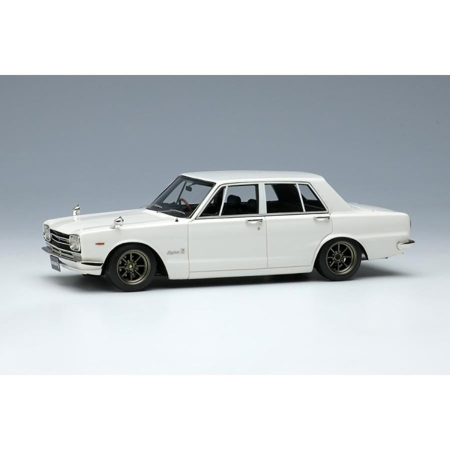 Make Up VISION VM241C 1/43 Nissan Skyline 2000 GT-R PGC10 White Watanabe