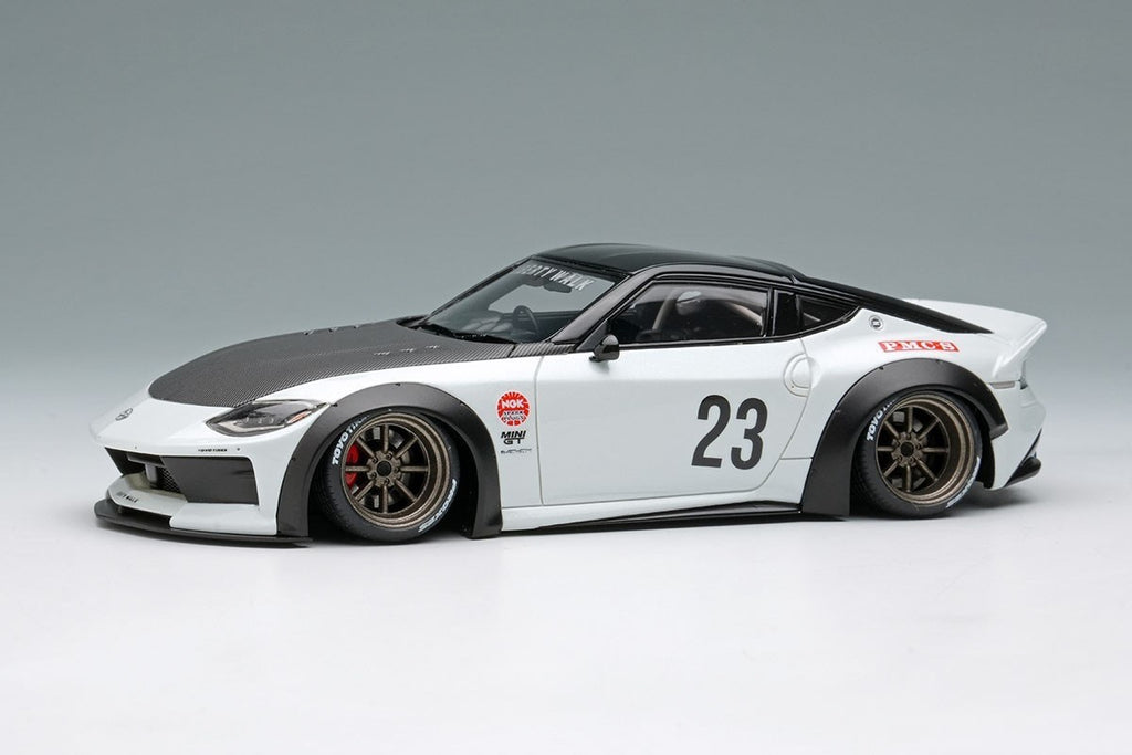 Make Up EIDOLON LB023B 1/43 Nissan Z RZ34 Pearl White/Black LB Nation 8-Spoke