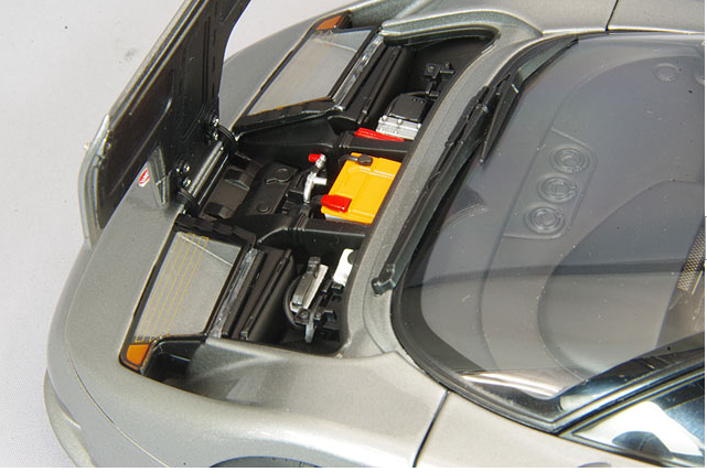 AUTOart 70916 1/18 Bugatti EB110 SS Silver Metallic