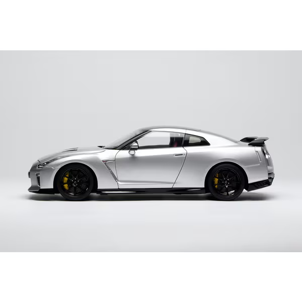 MOTORHELIX M83517 1/18 Nissan GT-R (R35) Track Edition NISMO T-Spec 2022 Silver