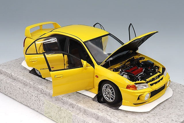MOTORHELIX FS-M84006 1/18 Mitsubishi Lancer Evolution IV Yellow