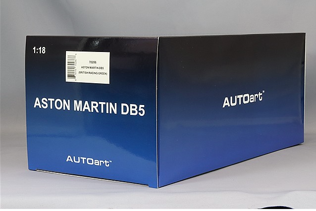 AUTOart 70286 1/18 Aston Martin DB5 Dark Green Composite Model