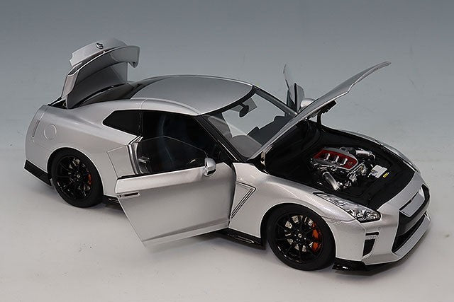 MOTORHELIX FS-M83505 1/18 Nissan GT-R R35 NISMO 2020 Silver Diecast