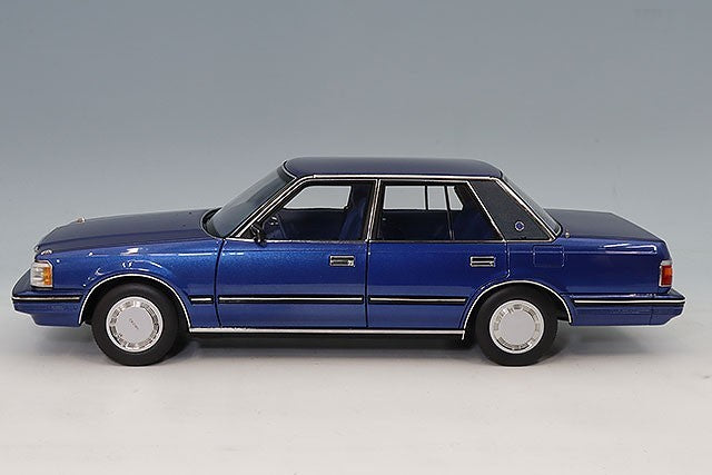 XiaoGuang Model XGM8251122DKB 1/18 Toyota Crown MS122 Deep Blue
