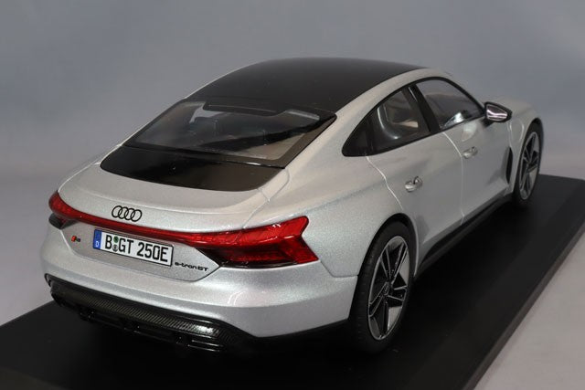 Norev NO188381 1/18 Audi RS e-tron GT 2021 Silver Die-cast
