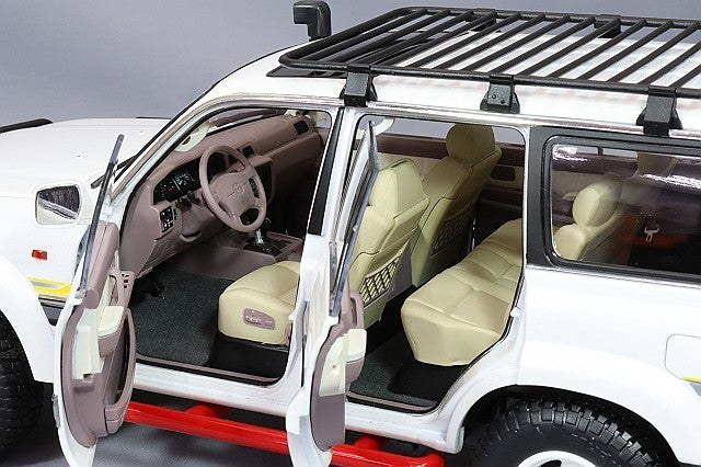 KENGFai TK-KF032-4 1/18 Toyota Land Cruiser VX-R LC80 Refitted White