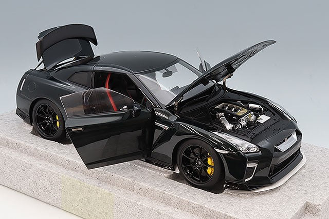 MOTORHELIX FS-M83516 1/18 Nissan GT-R R35 T-Spec 2022 Purple