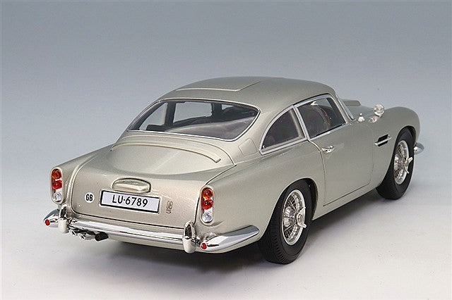 XiaoGuang Model XGM8251033 1/18 Aston Martin DB5 007 Goldfinger