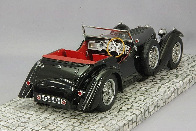 Minichamps MC107110430 1/18 Bugatti Type 57C Corsica 1938 Resin