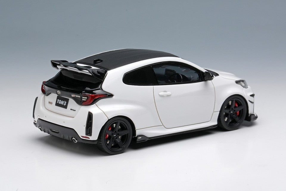 Make Up EIDOLON EM704A 1/43 Toms GR Yaris 2021 Super White II
