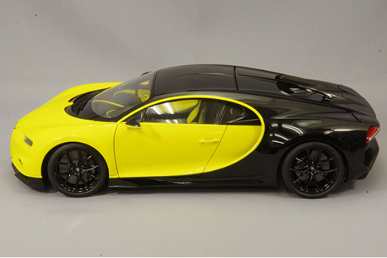 AUTOart 70994 1/18 Bugatti Chiron 2017 Yellow/Black Hypercar