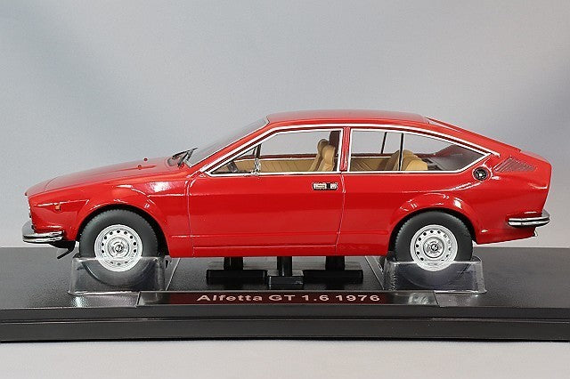 KK Scale KKDC181061 1/18 Alfa Romeo Alfetta GT 1.6 1976 Red Coupe