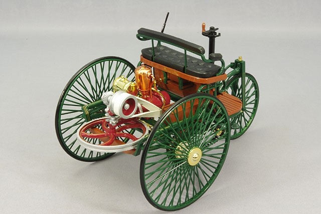 Norev NO183701 1/18 Benz Patent Motorwagen 1886 Green Wood Diecast Model Car