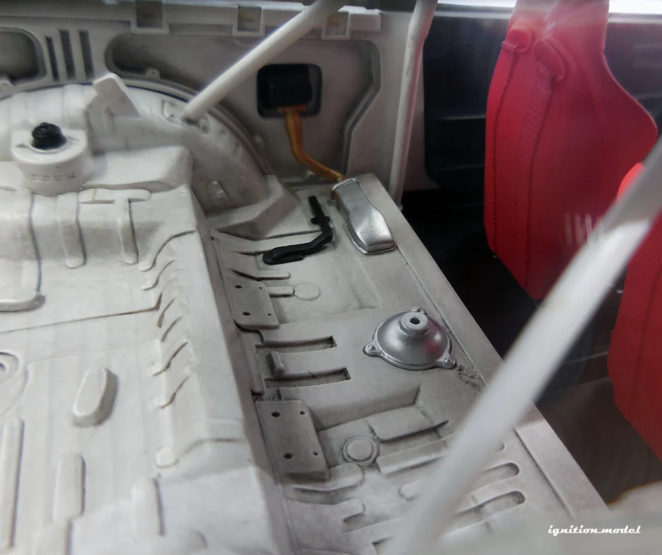Ignition Model IG3123 1/18 Honda Civic SiR EF9 Circuit White/Red Resin