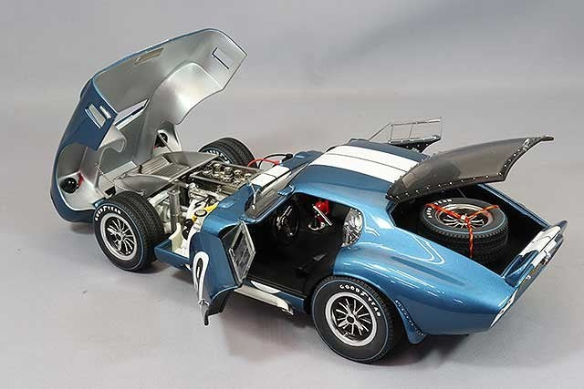 EXOTO RLG18009B 1/18 Shelby Cobra Daytona 1965 Le Mans No.9