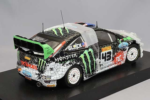 Sun Star SS3957 1/18 Ford Focus RS 2012 Saint Petersburg Diecast