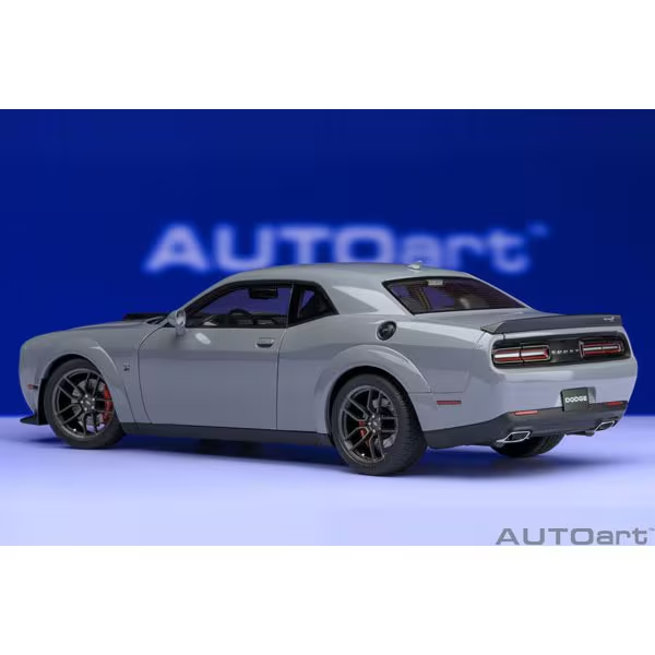 AUTOart 71774 1/18 Dodge Challenger R/T Scat Pack Widebody 2022 “Smoke Show”
