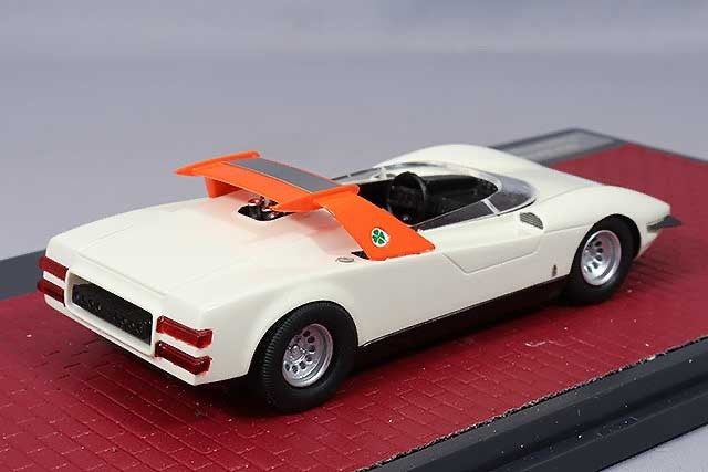 Matrix MX50102171 1/43 Alfa Romeo P33 Roadster Pininfarina 1968 White Resin