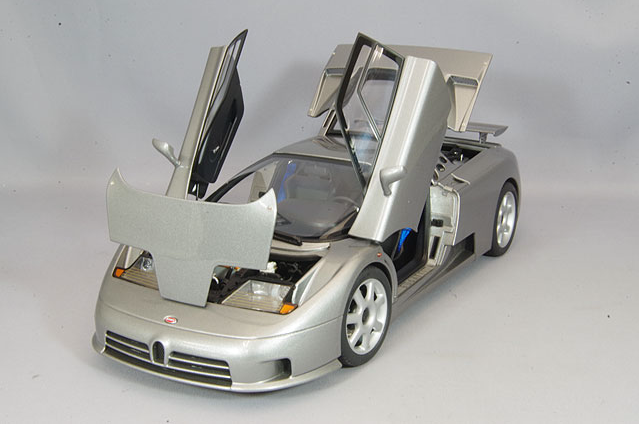 AUTOart 70916 1/18 Bugatti EB110 SS Silver Metallic