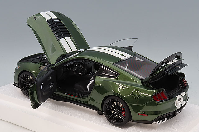 AUTOart 73097 1/18 Ford Mustang Shelby GT500 Green w/White Stripes